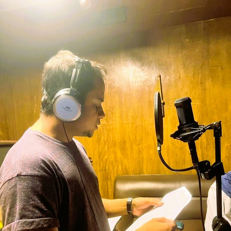 Singer 3